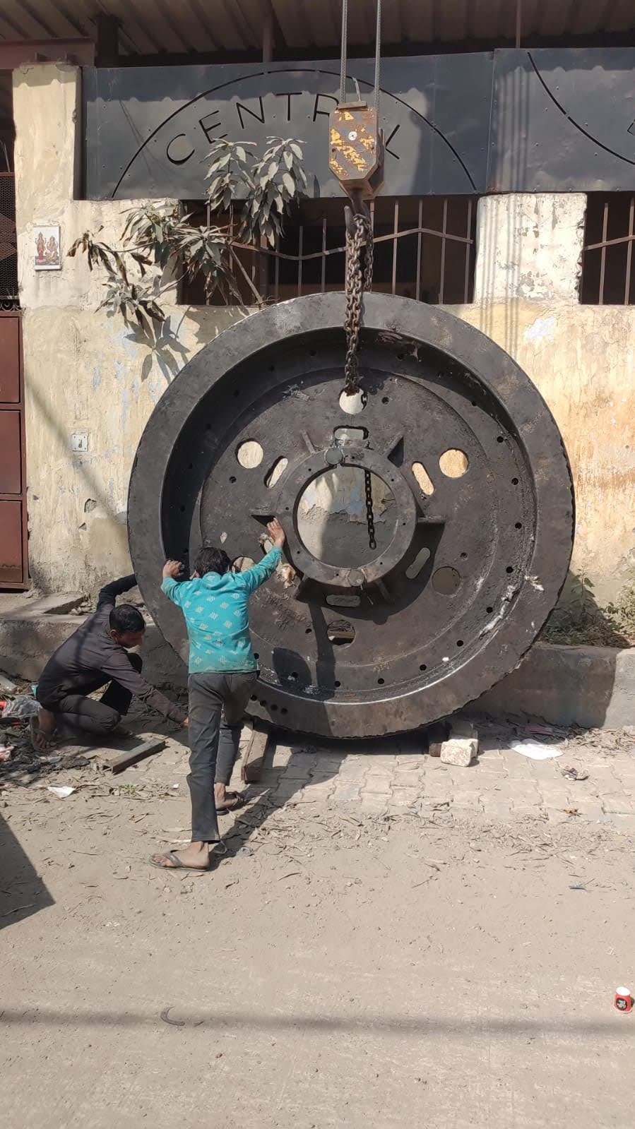 Cast Iron Flywheel Welding Repair by VV Associates